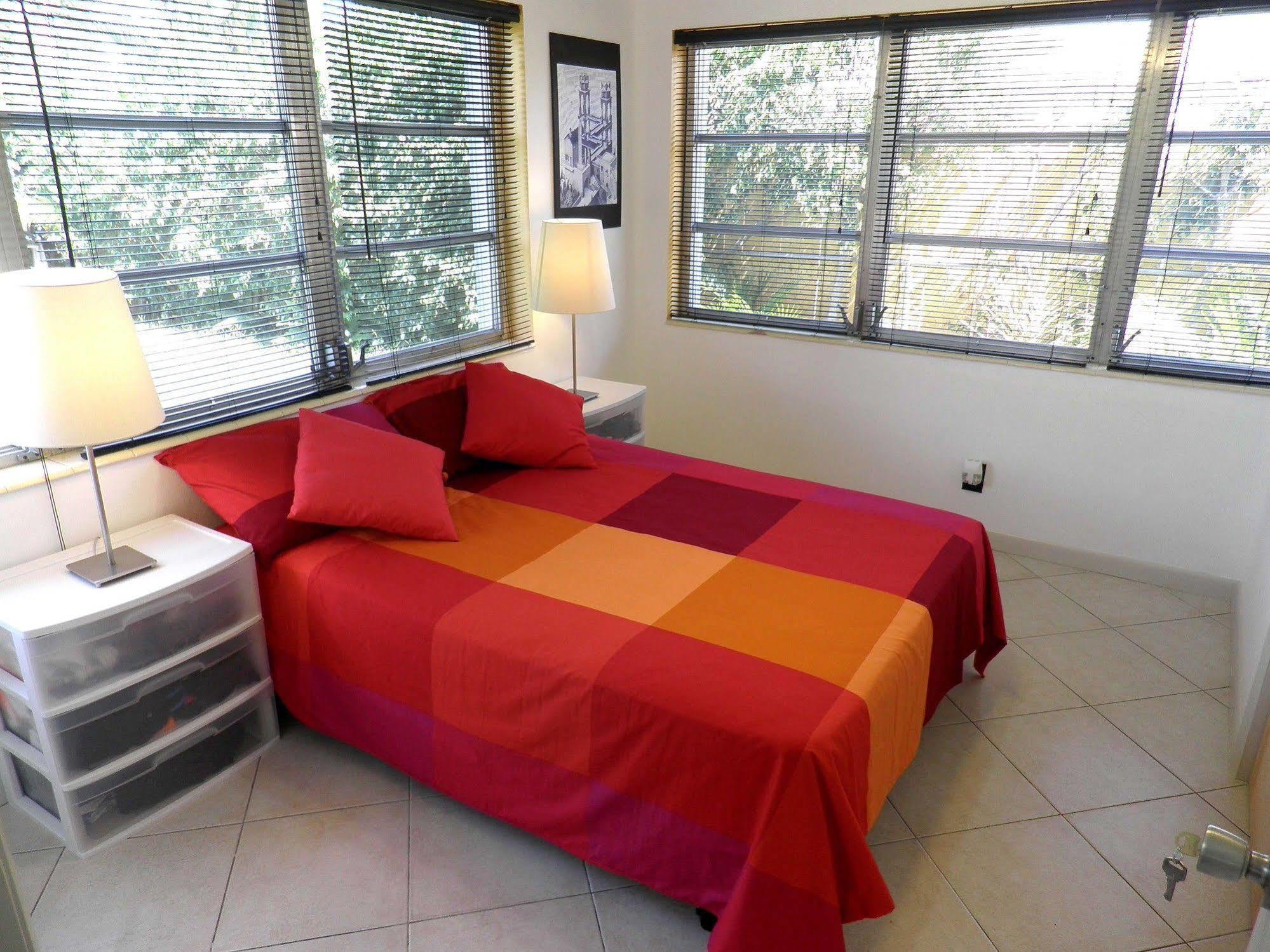 Blue Ocean Guesthouse Оукланд Парк Екстериор снимка